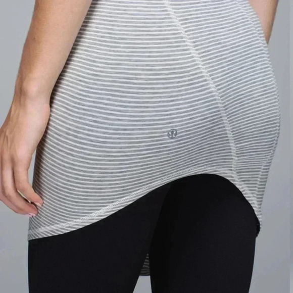 Lululemon Torque Tank Hyper  Stripe Heathered Medium Grey Ghost 4 - Picture 2 of 9